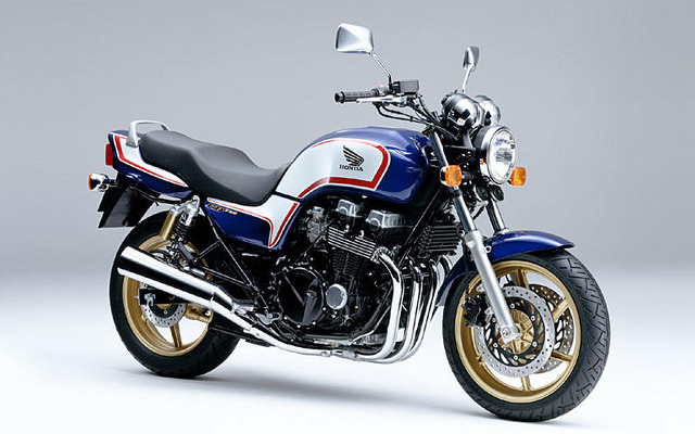 ホンダ CB750 のカラーリングを変更