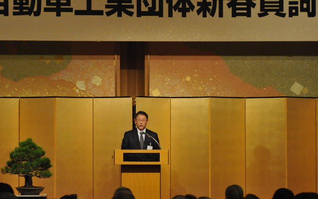 新春賀詞交換会で挨拶する豊田章男自工会会長（7日・千代田区）