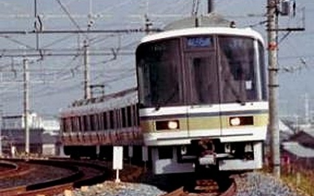 JR西日本・221系近郊形電車