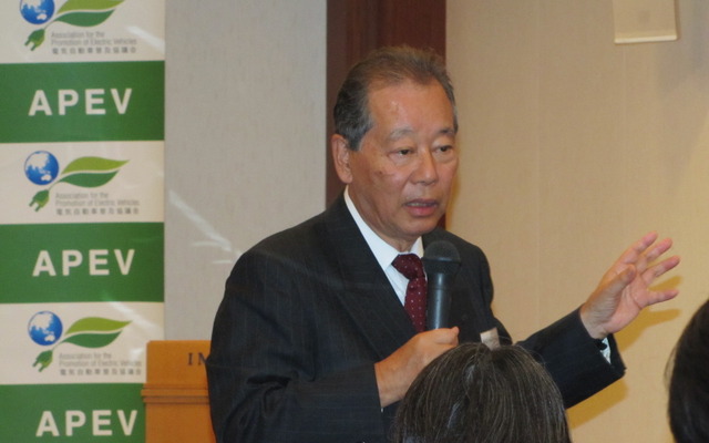電気自動車普及協議会の福武總一郎会長
