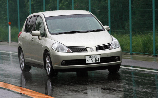 【インプレ'04】木下隆之 日産『ティーダ』 これからのベーシックカーの新しいカタチ