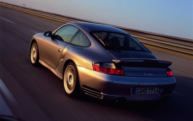 【PCCB】ポルシェ『911』のハンドリングはこうしてますますシャープに