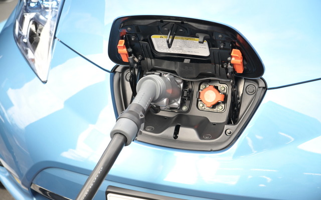 日産リーフとCHAdeMO