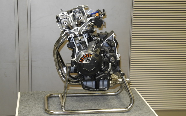 ホンダの次世代スポーツ400ccエンジン