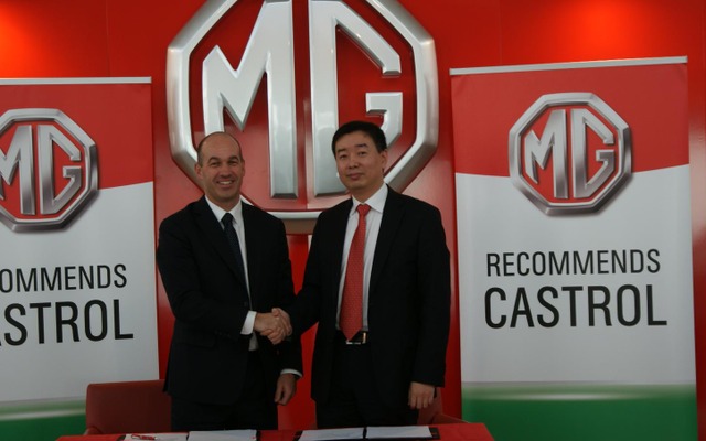 戦略的パートナーシップ契約を締結したカストロールとMG