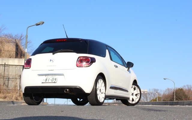 シトロエン・DS3ウルトラマリン