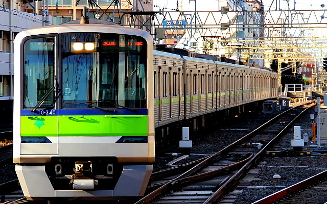 都営新宿線の電車