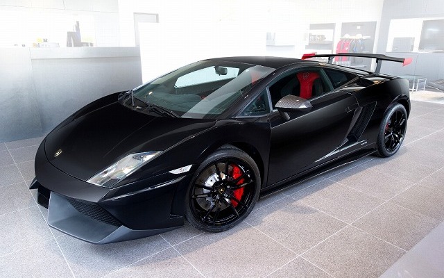 ランボルギーニ・ガヤルド LP570-4 スーパートロフェオ・ストラダーレ・ブラック・フォー・ジャパン
