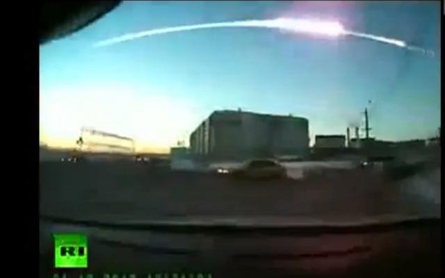 車内から撮影した隕石と思われる落下物の動画