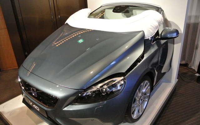 ボルボ V40 発表会