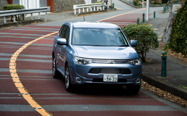 三菱・アウトランダー PHEV
