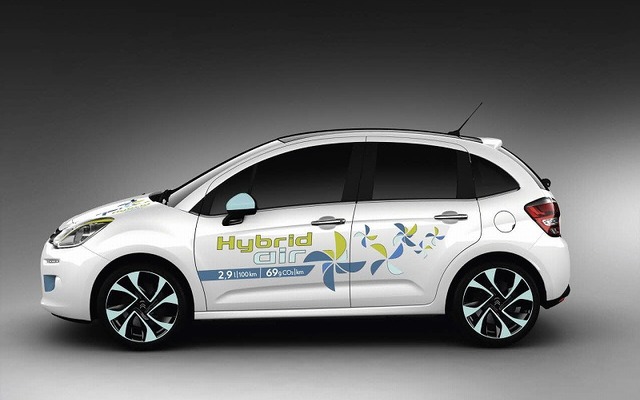 シトロエン・Hybrid Airテクノロジーを搭載するC3のプロトタイプ