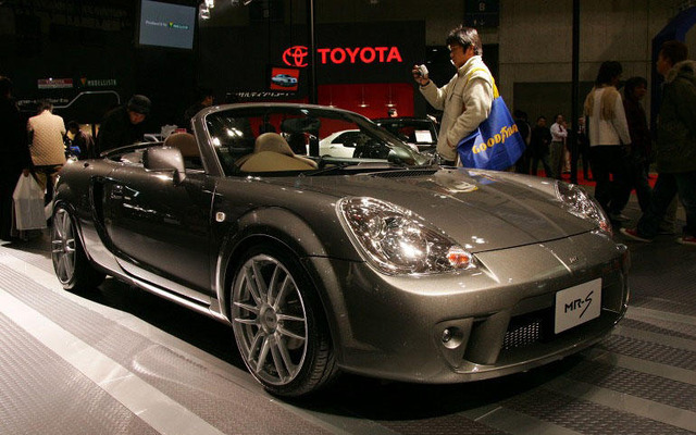 【東京オートサロン05】海外が注目、トヨタ MR-Sターボ
