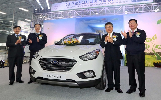 ヒュンダイの燃料電池車、ix35フューエルセル