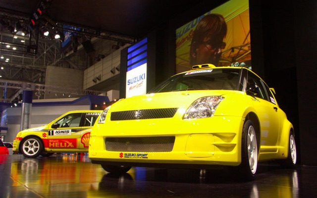 【東京オートサロン05】スズキ『スイフト・スーパー1600』は迫力満点