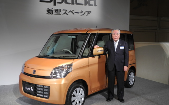スズキの新型軽自動車『スペーシア』と鈴木修会長兼社長