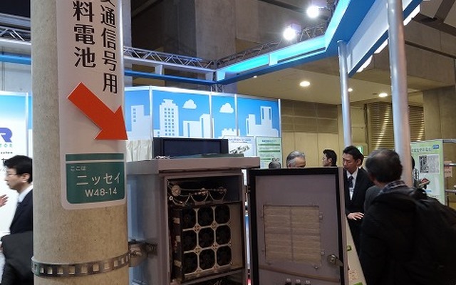 信号機の非常電源にも燃料電池。