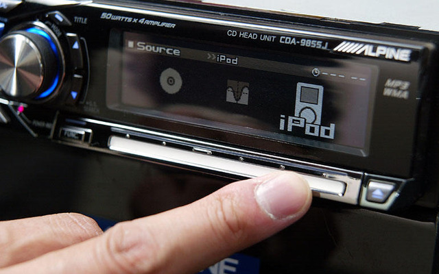 ALPINE CDA-9855J 1DIN car stereo Bio EL display for clear