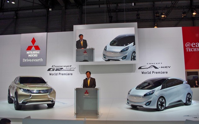 三菱 コンセプト GR-HEV と コンセプト CA-MiEV 