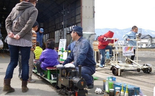 2012年の「上高地線ふるさと鉄道まつり」の様子