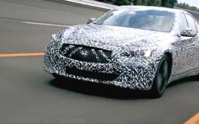 ベッテル選手が開発テストを行ったインフィニティQ50