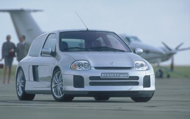 アルピーヌの精神的な後継車!? ルノー新型V6スポーツカー情報