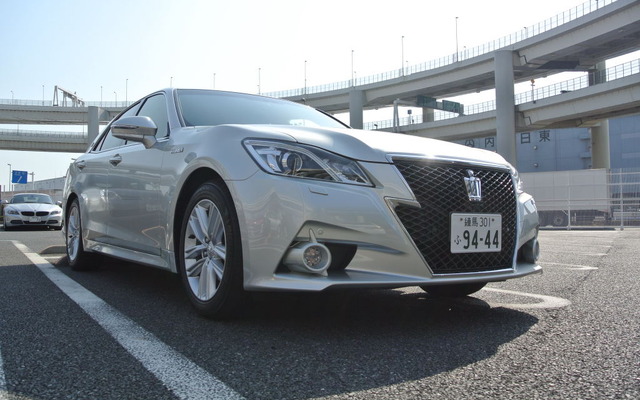 新型 クラウン アスリート