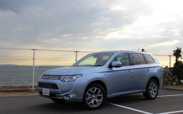 三菱・アウトランダー PHEV
