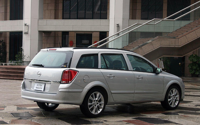 【オペル アストラワゴン 新型発表】積載性はさすが欧州車