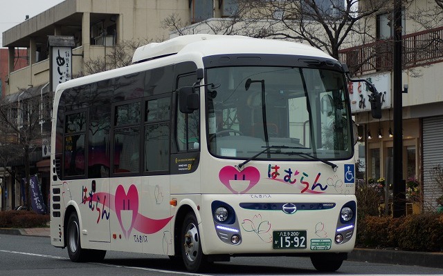 羽村市内を走行するEVバス（参考画像）