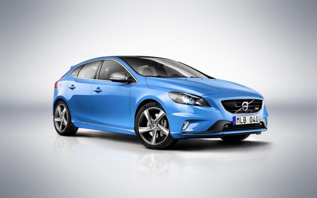 新型ボルボ V40のRデザイン