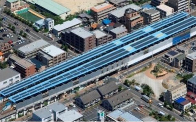 東京メトロ、東西線妙典駅の太陽光パネル