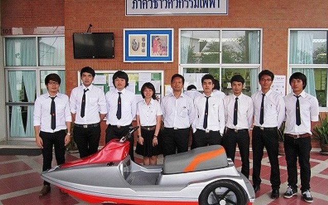タイの学生、洪水救助用に電動三輪水陸両用車試作
