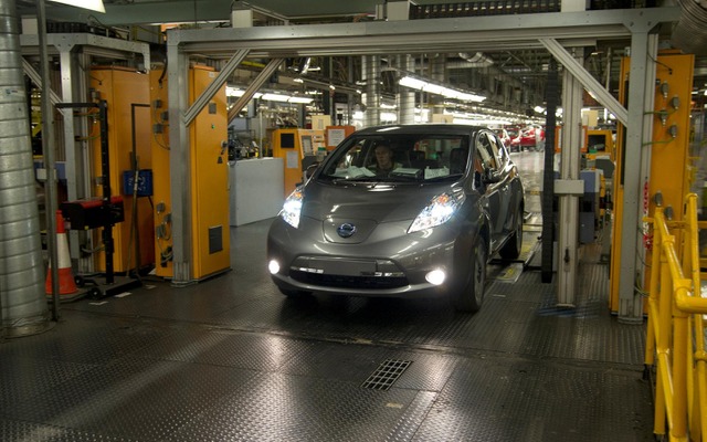 3月28日、英国サンダーランド工場で生産が開始された日産リーフ