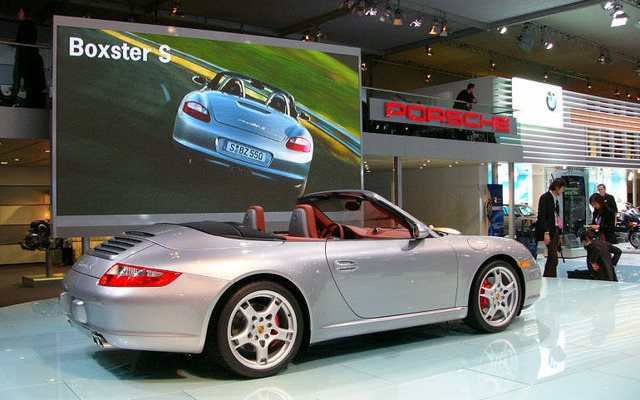 ポルシェ911カレラにカブリオレを日本発売