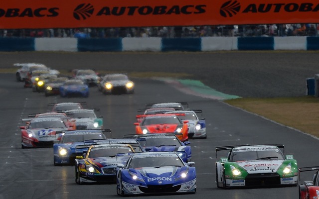 今季開幕戦岡山のGT500クラスのレースシーン。写真：GTA