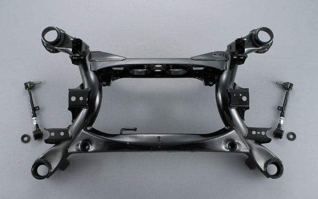 TRDから、アルテッツア 用リヤサスペンションメンバー