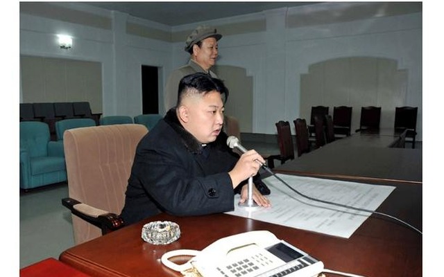 ニューヨーカー誌「NORTH KOREAN MISSILE TEST DELAYED BY WINDOWS 8」の記事
