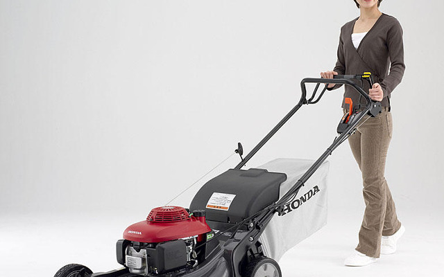 ホンダ、歩行型芝刈機を発売