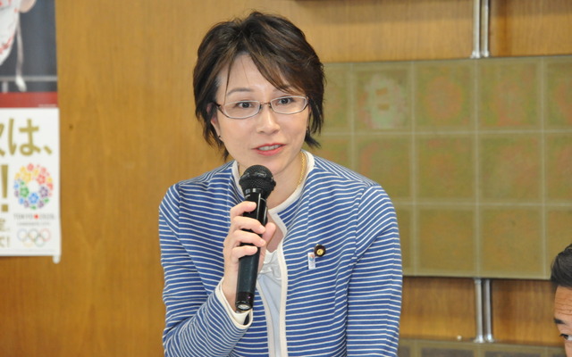 自民党オートバイ議連に参加した佐藤ゆかり経産大臣政務官
