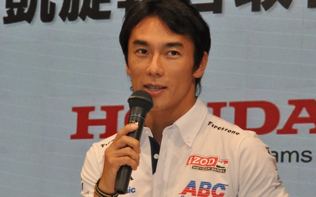 インディカー日本人初勝利の佐藤琢磨選手凱旋会見（ホンダ青山本社）