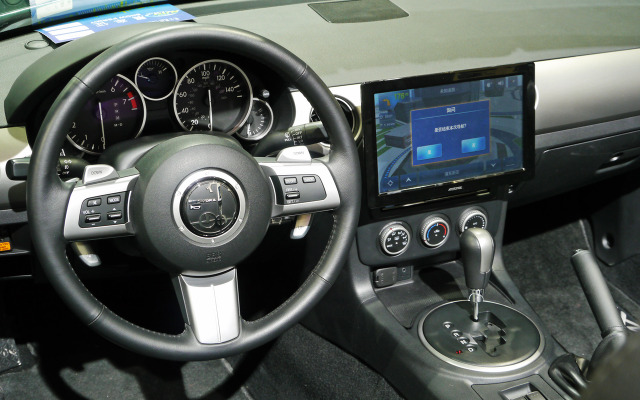 INE-Z9310RTは、MITSUOKA・HIMIKOに搭載してデモを行った