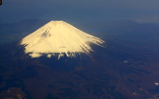東京発徳島行きJEX1433便から見た富士山（2013年4月）