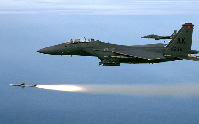 F-15戦闘機