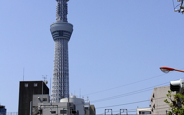 曳舟駅を出発する8000系2両編成「下町トレイン」