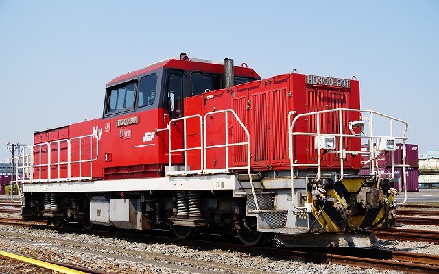JR貨物 ハイブリッド機関車 HD300型