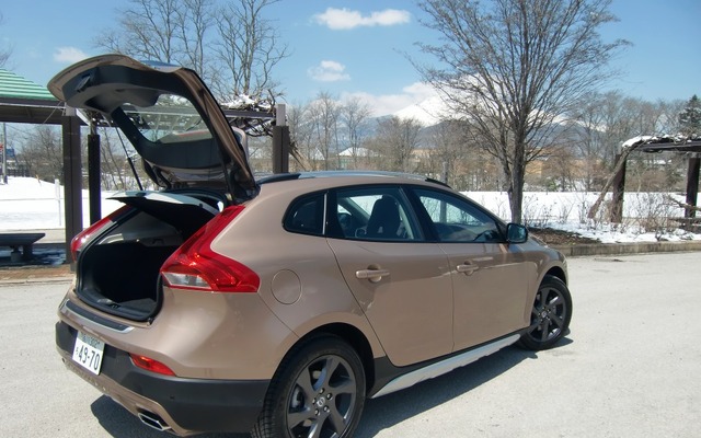 ボルボ・V40 クロスカントリー T5 AWD