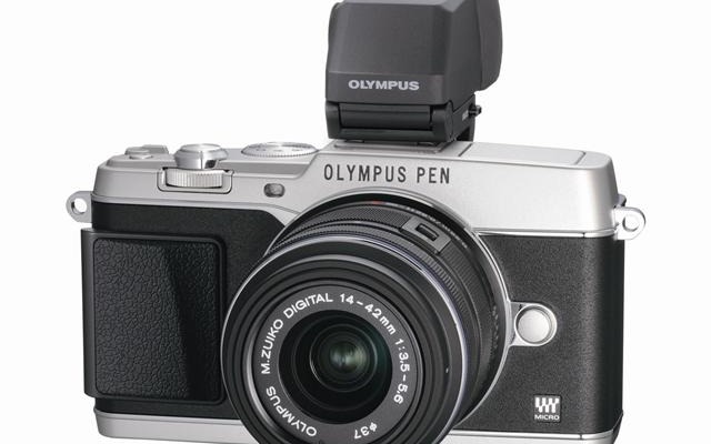 OLYMPUS PEN E-P5(シルバー)＋M.ZUIKO DIGITAL14-42mmF3.5-5.6 IIR(ブラック)＋電子ビューファインダー「VF-4」