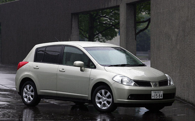 【インプレ'04】小沢コージ　日産『ティーダ』 やっと出たマトモな小さい高級車