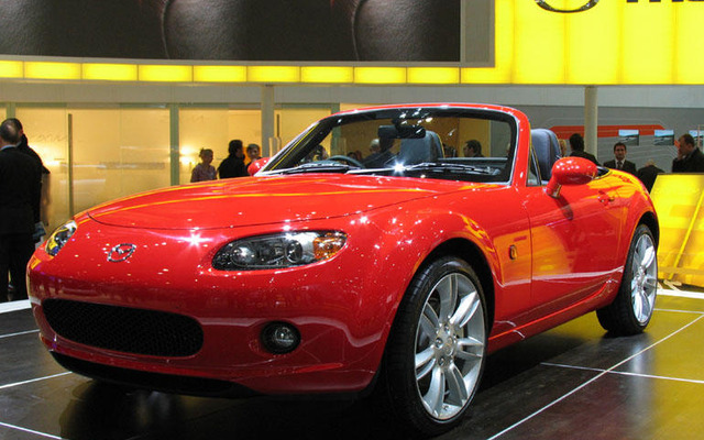 【ジュネーブモーターショー05】マツダ ロードスター/MX-5、なぜここで発表?